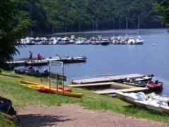 le  port de bully rncano&eacute; , p&eacute;dalot , bateau ....restauration avec vue  sur le  port et la loire