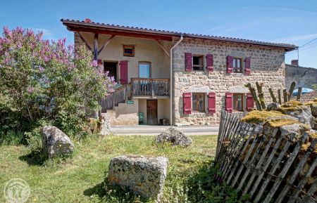 G&icirc;te n&deg;1437 V&ecirc;tre-sur-Anzon - Loire - photo
