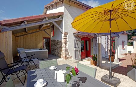 G&icirc;te n&deg;3319 Notre-Dame-de-Boisset - Loire - photo