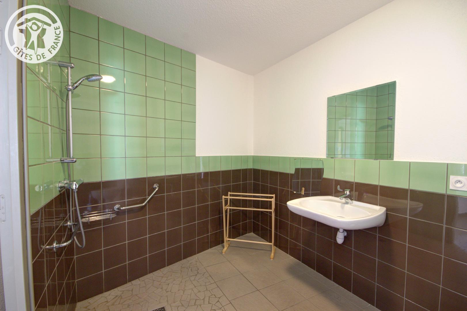 Sanitaire privatif de la Chambre Violette photo 8